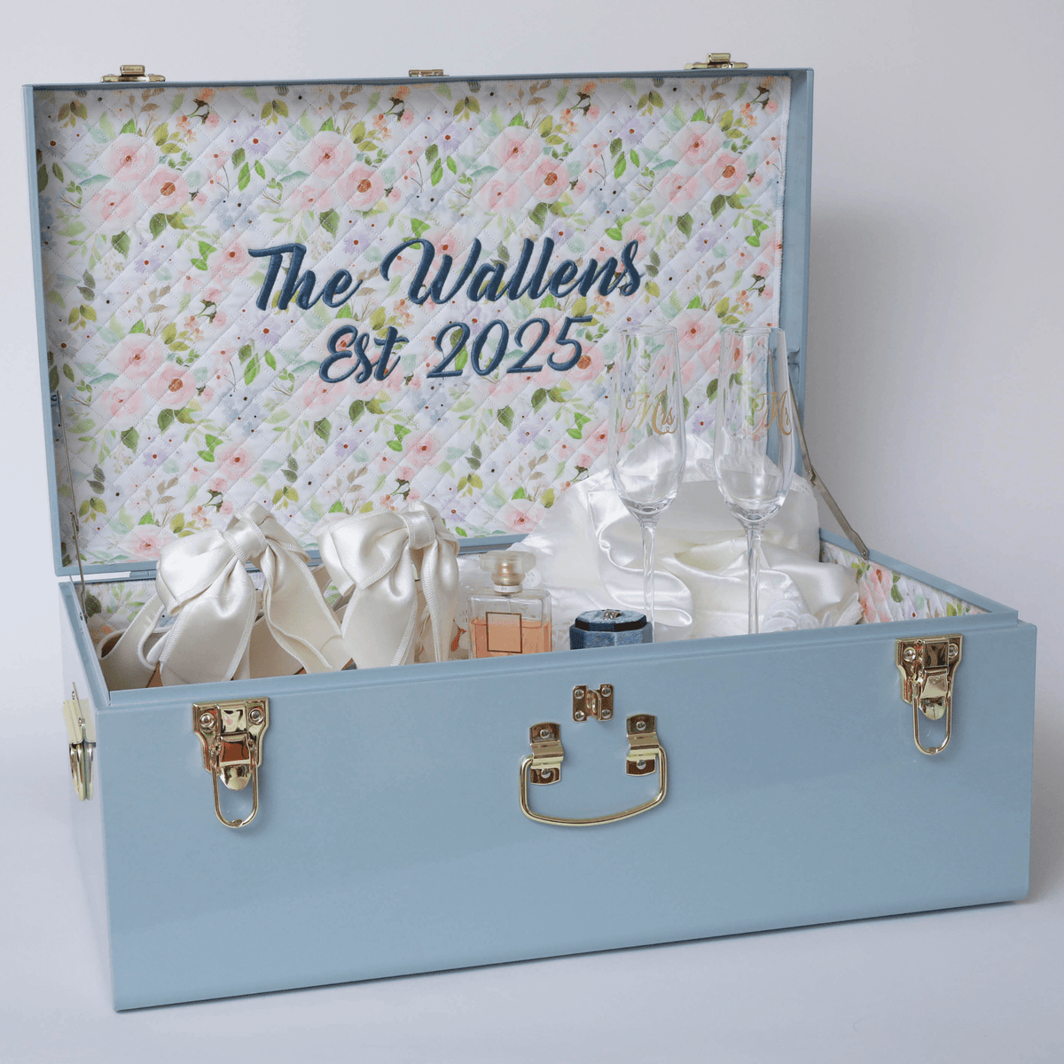 bridal/wedding trunk