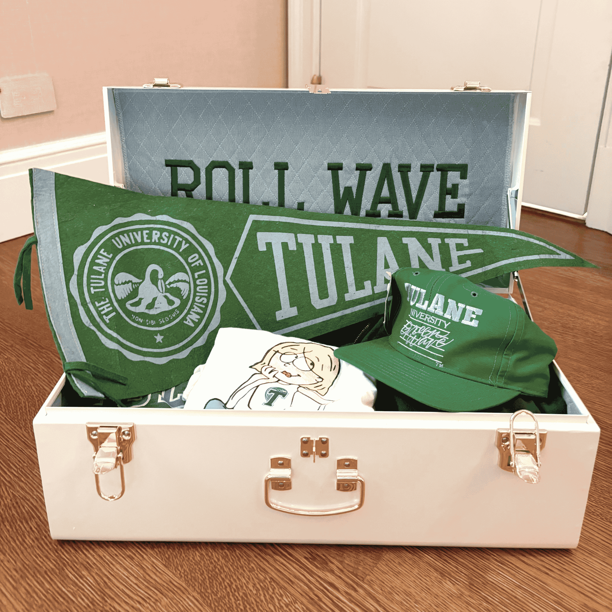 //memorizeyourlife.com/cdn/shop/files/Tulane_College_Trunk_a40e091b-54bf-4911-af9c-c531078dafc0.png?v=1753843400